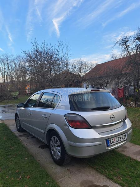 Opel Astra H 