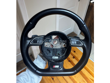 Zasecen volan sa siftericama za Audi A4, A5 od 2007. do 2016. god.