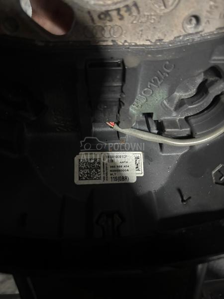 Zasecen volan sa siftericama