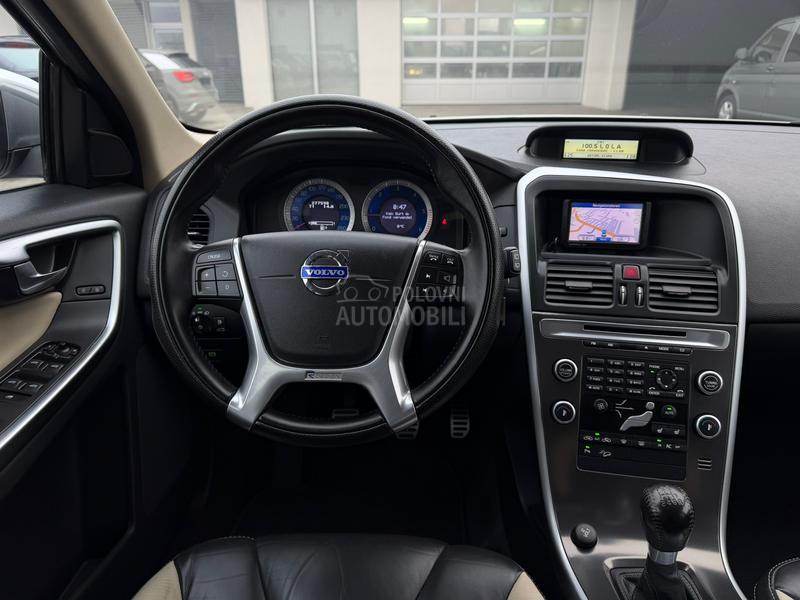 Volvo XC60 4x4 R- DESIGN CH