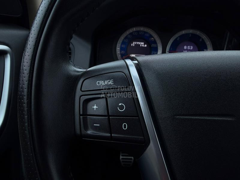 Volvo XC60 4x4 R- DESIGN CH