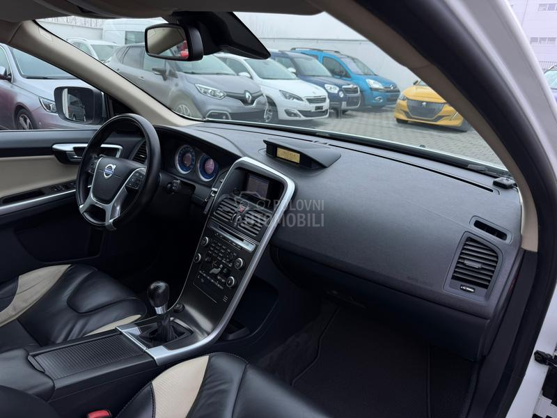 Volvo XC60 4x4 R- DESIGN CH