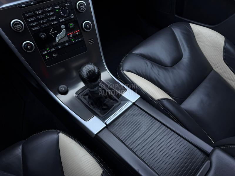 Volvo XC60 4x4 R- DESIGN CH
