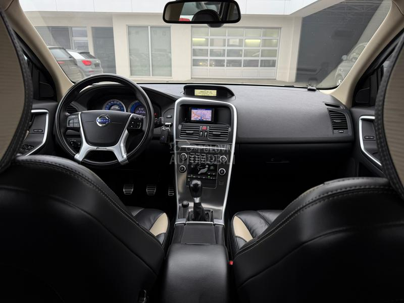 Volvo XC60 4x4 R- DESIGN CH
