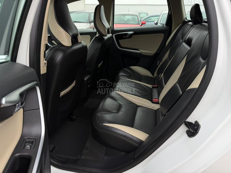 Volvo XC60 4x4 R- DESIGN CH