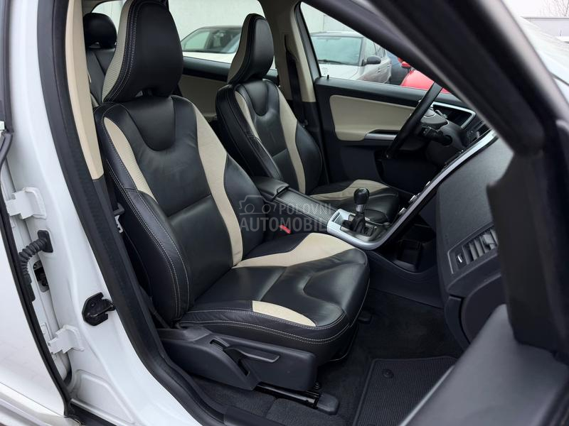 Volvo XC60 4x4 R- DESIGN CH