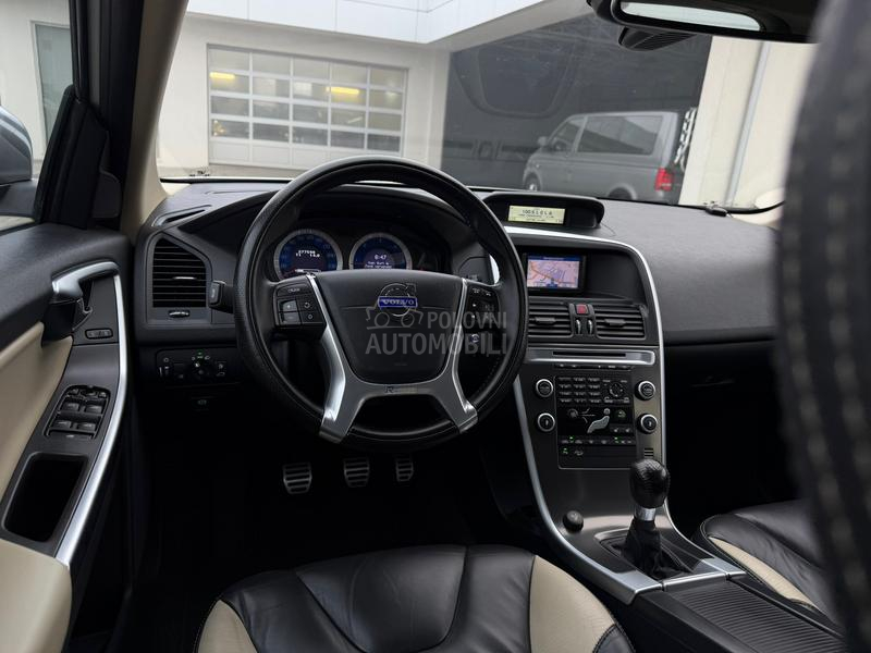 Volvo XC60 4x4 R- DESIGN CH