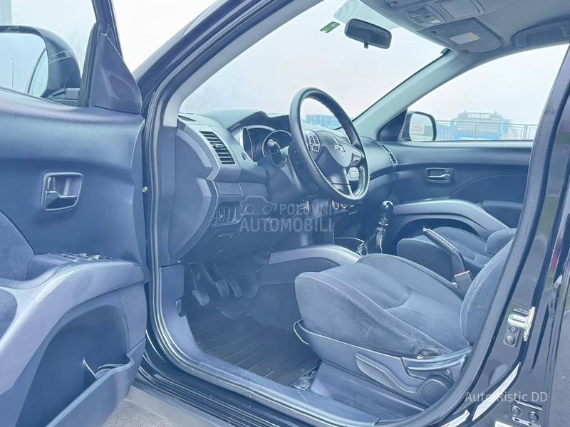 Mitsubishi Outlander 2.0 DID4x4 NAV. KAM.