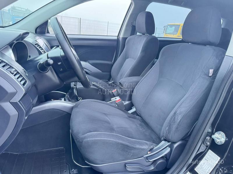 Mitsubishi Outlander 2.0 DID4x4 NAV. KAM.