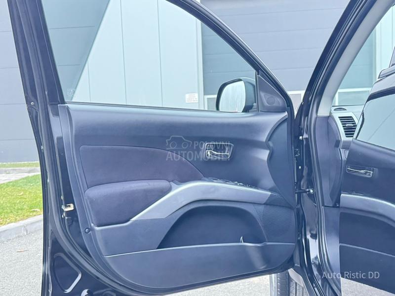 Mitsubishi Outlander 2.0 DID4x4 NAV. KAM.