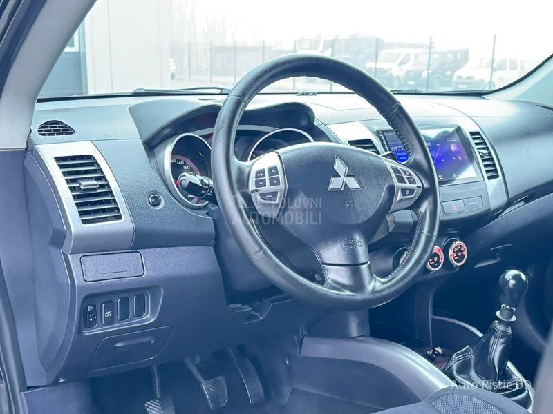 Mitsubishi Outlander 2.0 DID4x4 NAV. KAM.