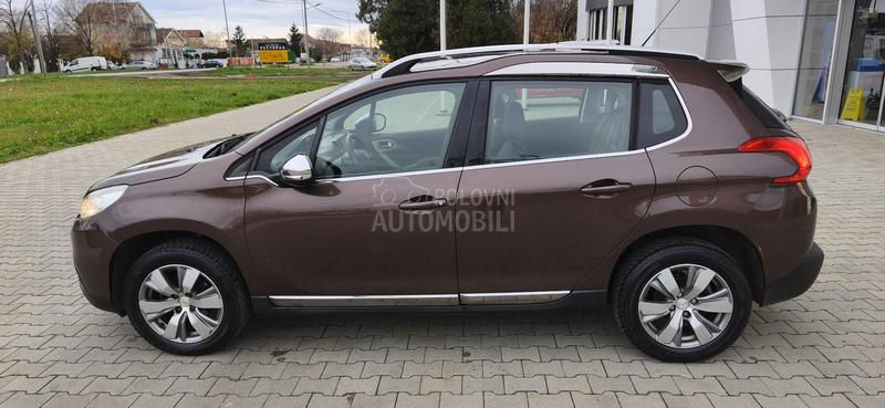 Peugeot 2008 1.2 ALLURE/PANO