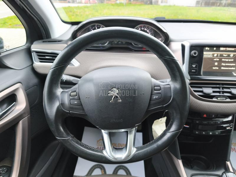 Peugeot 2008 1.2 ALLURE/PANO