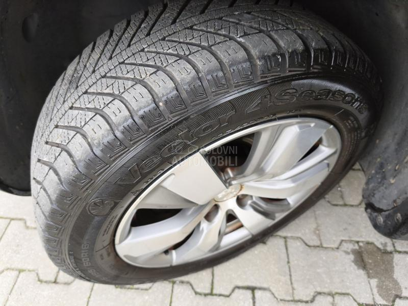 Peugeot 2008 1.2 ALLURE/PANO