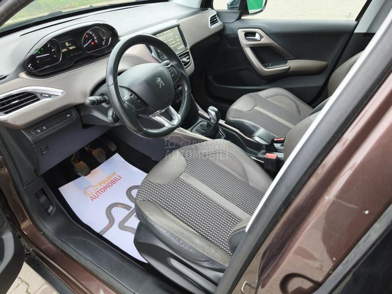 Peugeot 2008 1.2 ALLURE/PANO