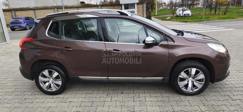 Peugeot 2008 1.2 ALLURE/PANO