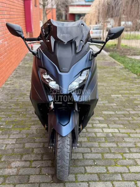 Yamaha Tmax Malossi Akrapovic