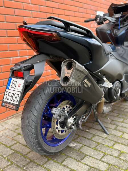 Yamaha Tmax Malossi Akrapovic