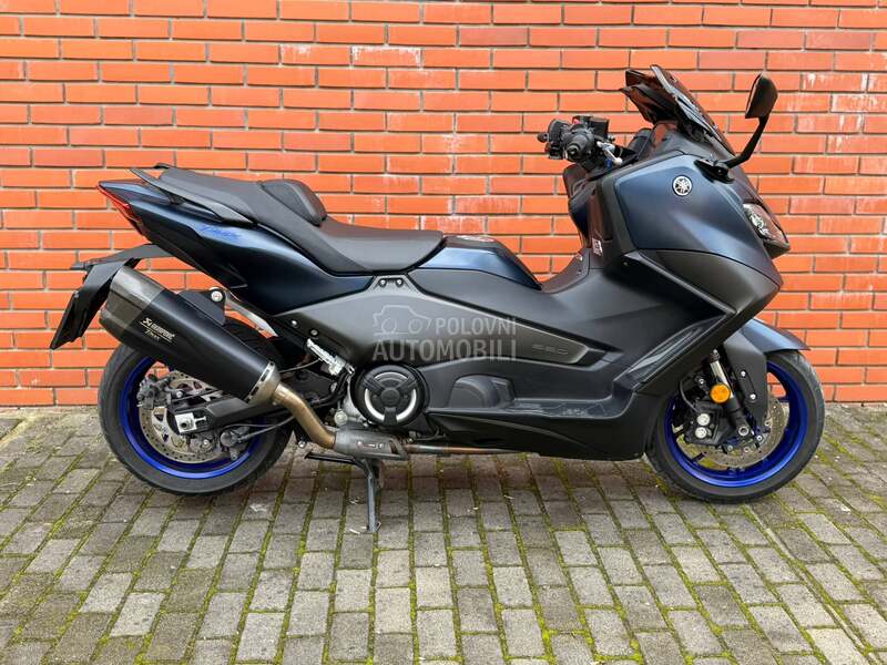 Yamaha Tmax Malossi Akrapovic