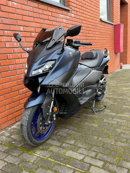 Yamaha Tmax Malossi Akrapovic