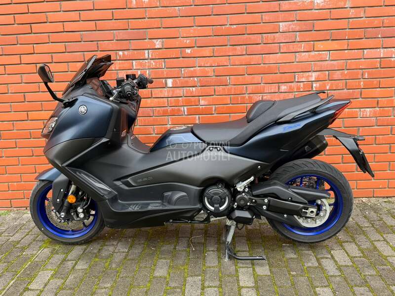 Yamaha Tmax Malossi Akrapovic