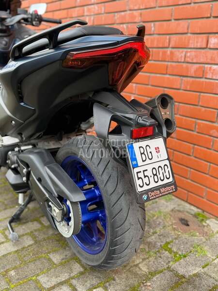 Yamaha Tmax Malossi Akrapovic