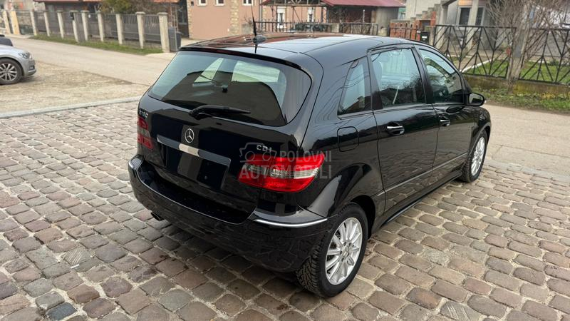 Mercedes Benz B 180 d  A.U.At.O.M.A.T