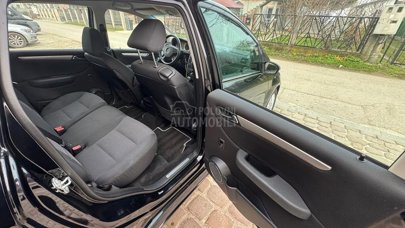 Mercedes Benz B 180 d  A.U.At.O.M.A.T