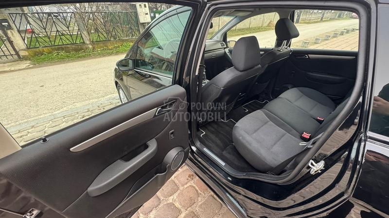 Mercedes Benz B 180 d  A.U.At.O.M.A.T
