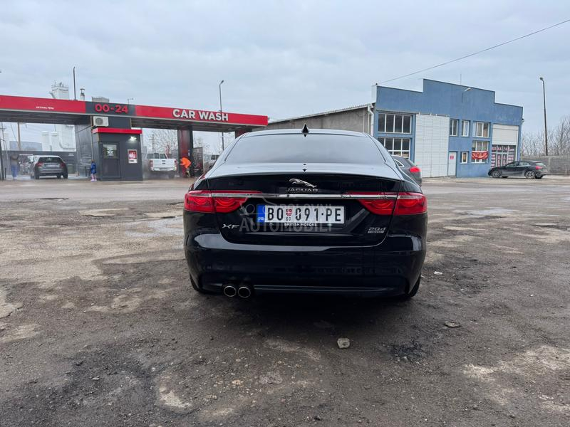 Jaguar XF 