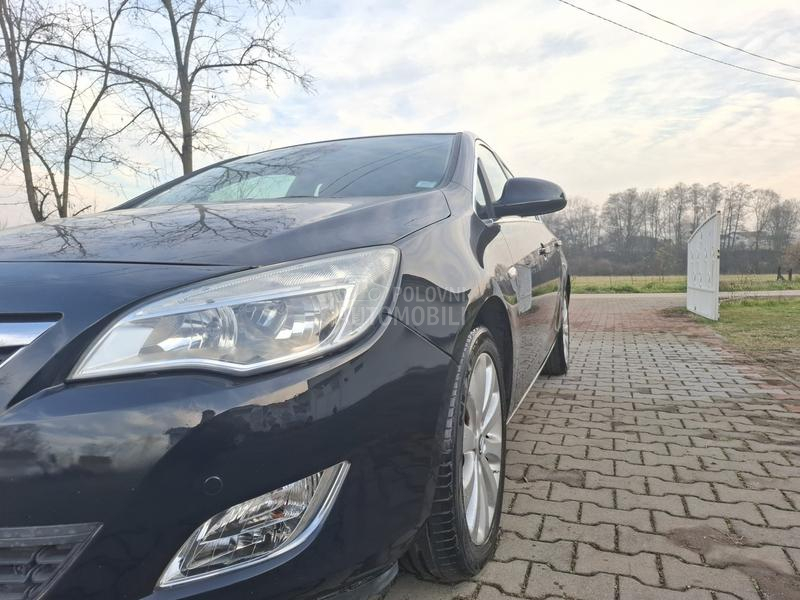Opel Astra J 1.4 TNG, COSMO