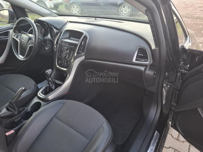 Opel Astra J 1.4 TNG, COSMO