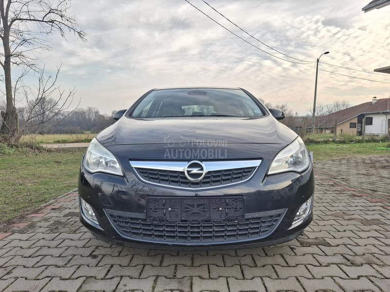 Opel Astra J 1.4 TNG, COSMO