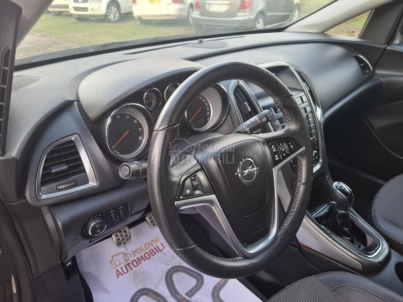 Opel Astra J 1.4 TNG, COSMO