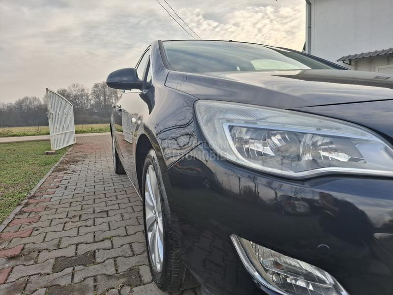 Opel Astra J 1.4 TNG, COSMO