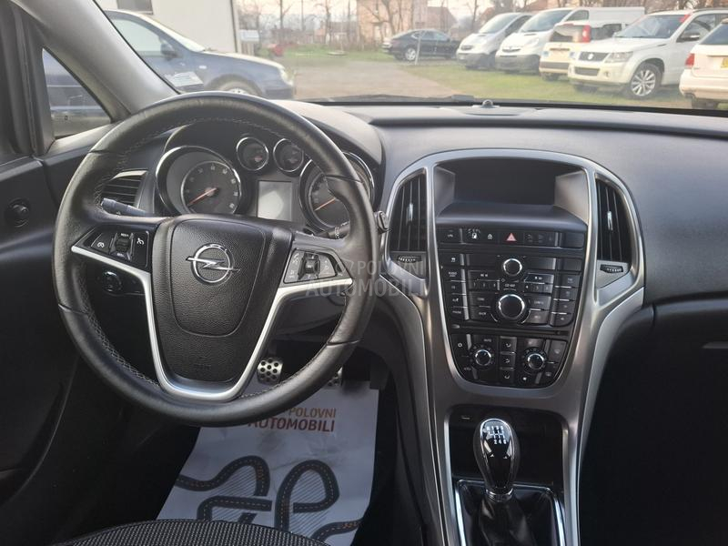 Opel Astra J 1.4 TNG, COSMO