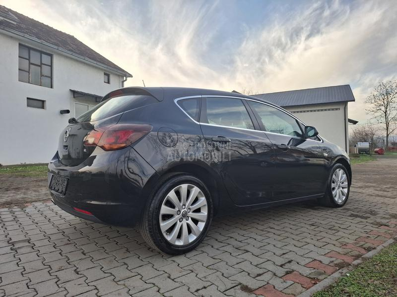 Opel Astra J 1.4 TNG, COSMO
