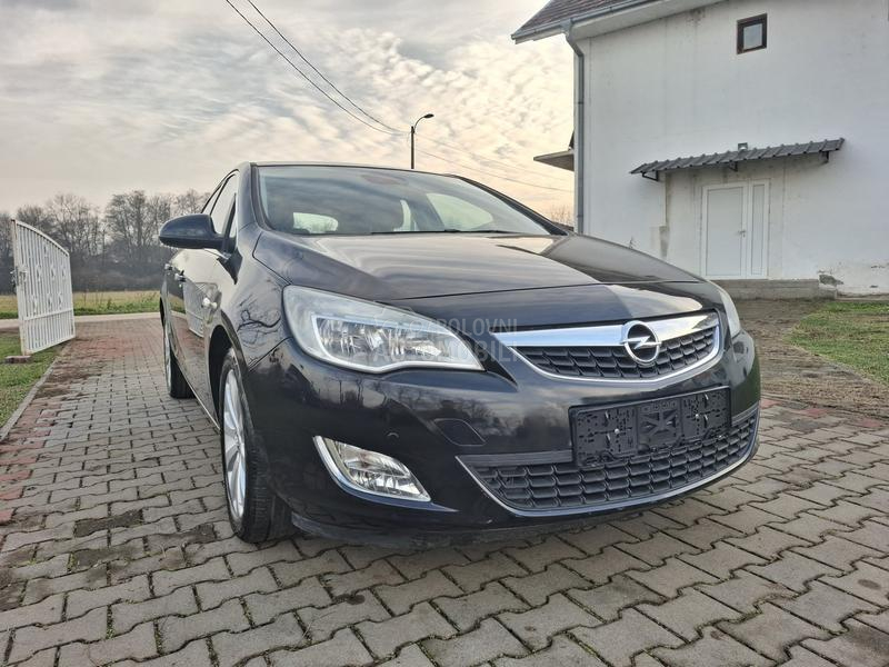 Opel Astra J 1.4 TNG, COSMO