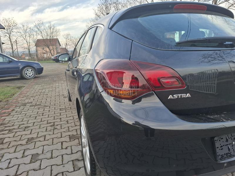 Opel Astra J 1.4 TNG, COSMO