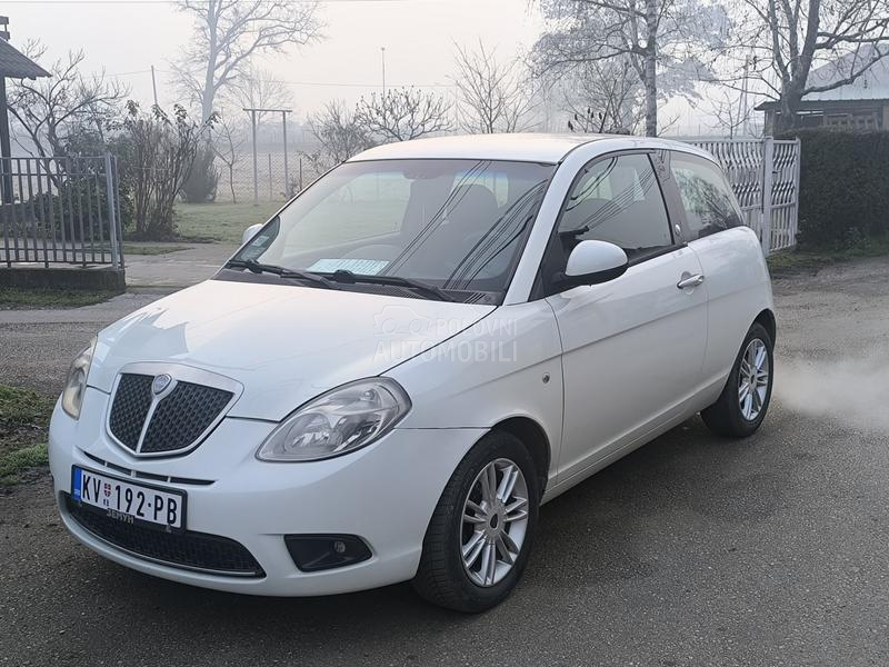Lancia Ypsilon 1,2 tng