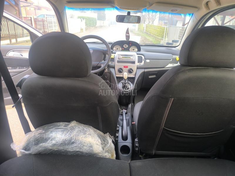 Lancia Ypsilon 1,2 tng