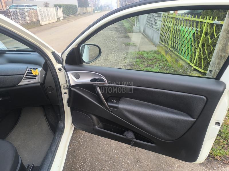 Lancia Ypsilon 1,2 tng