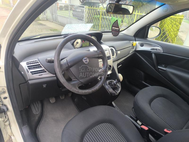 Lancia Ypsilon 1,2 tng