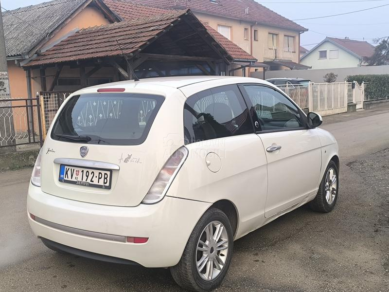 Lancia Ypsilon 1,2 tng