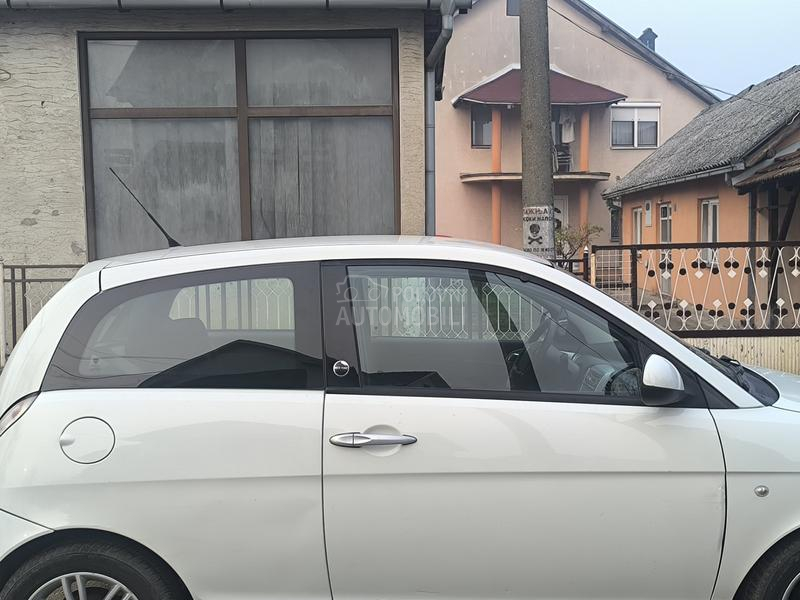 Lancia Ypsilon 1,2 tng