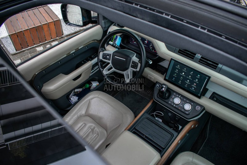 Land Rover Defender HSE 30D 300 Hybrid