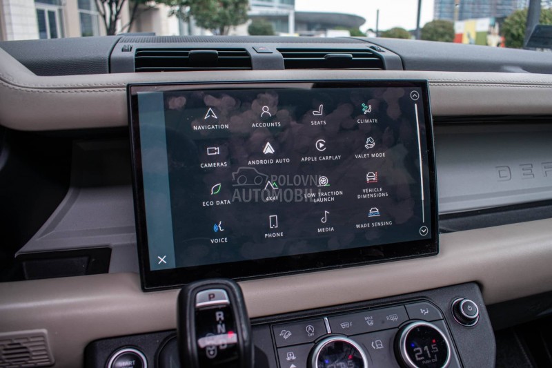 Land Rover Defender HSE 30D 300 Hybrid