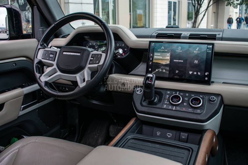 Land Rover Defender HSE 30D 300 Hybrid