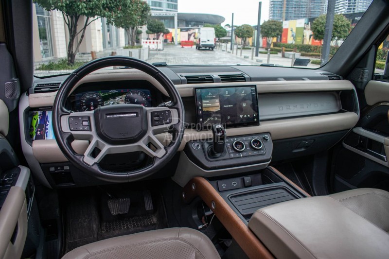 Land Rover Defender HSE 30D 300 Hybrid