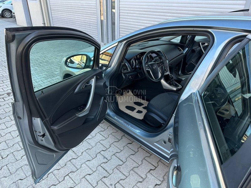 Opel Astra J 1.7 CDTI COSMO